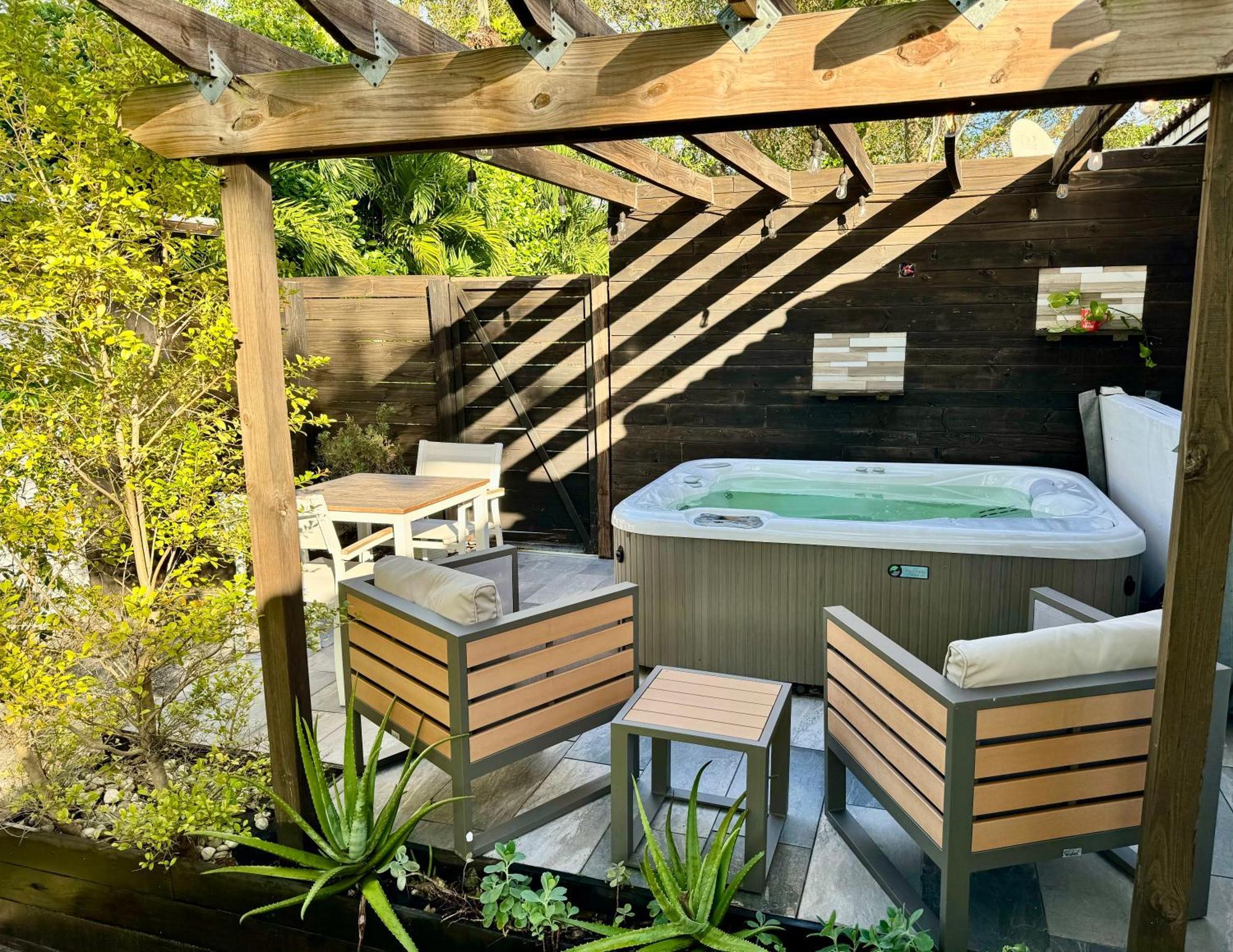 Hot Tub House On Golf Course! 10 Mins To The Beach Маямі Екстер'єр фото